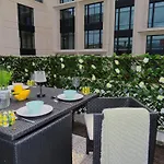Spacious 3-Bed 3-Bath Luxury Apartment With Balcony Hyde Park