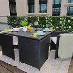 Spacious 3-Bed 3-Bath Luxury Apartment With Balcony Hyde Park