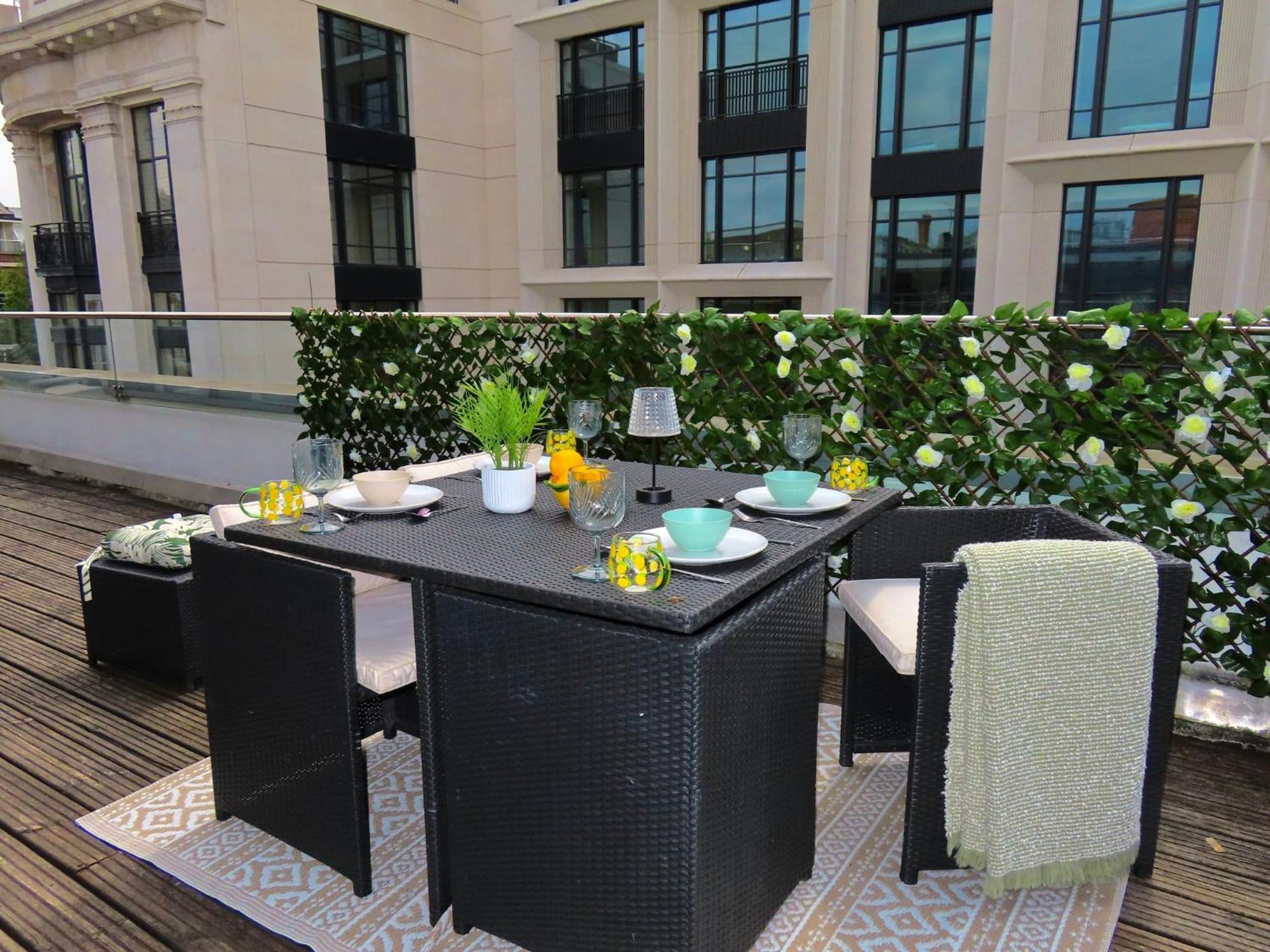 Spacious 3-bed 3-bath Luxury With Balcony Hyde Park * London